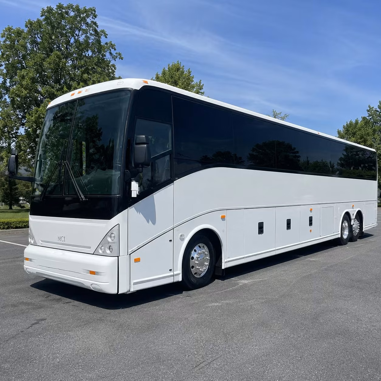 bus rental options for honolulu trips