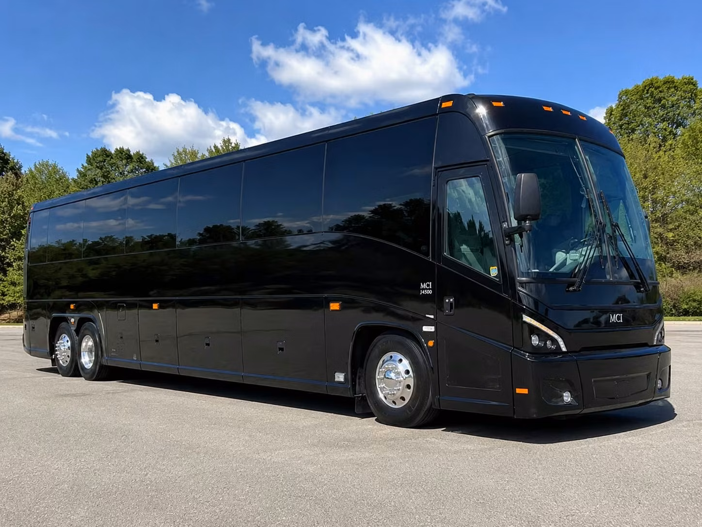charter buses for large concert groups across oahu from pearl city to the north shore