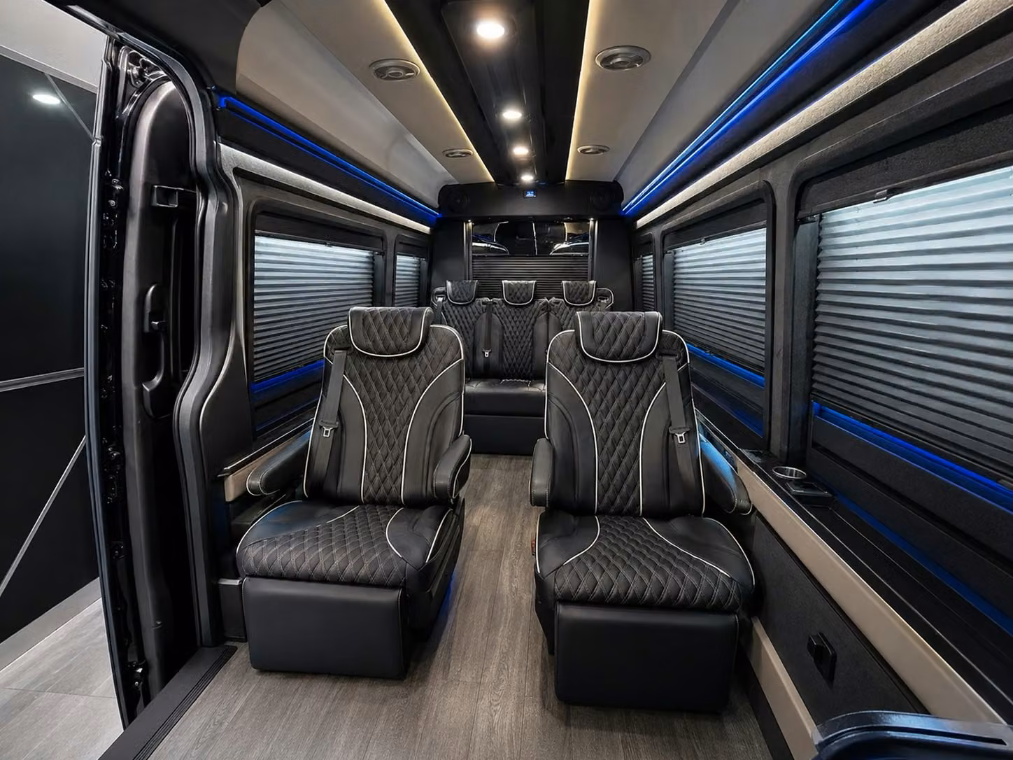 charterbusrentalhonolulu com makes it possible to book wedding guest airport shuttles in honolulu