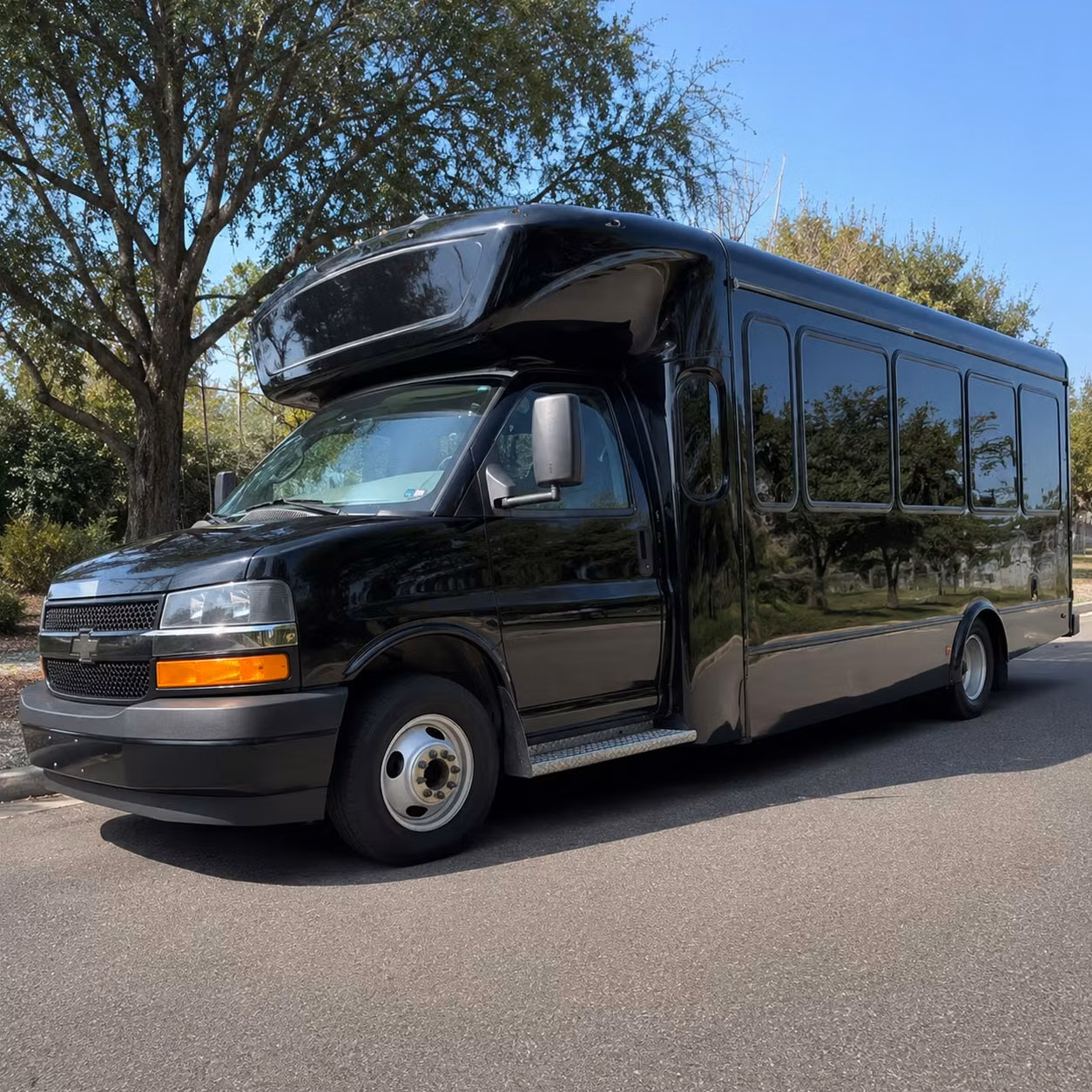 honolulu party buses make prom night one to remember