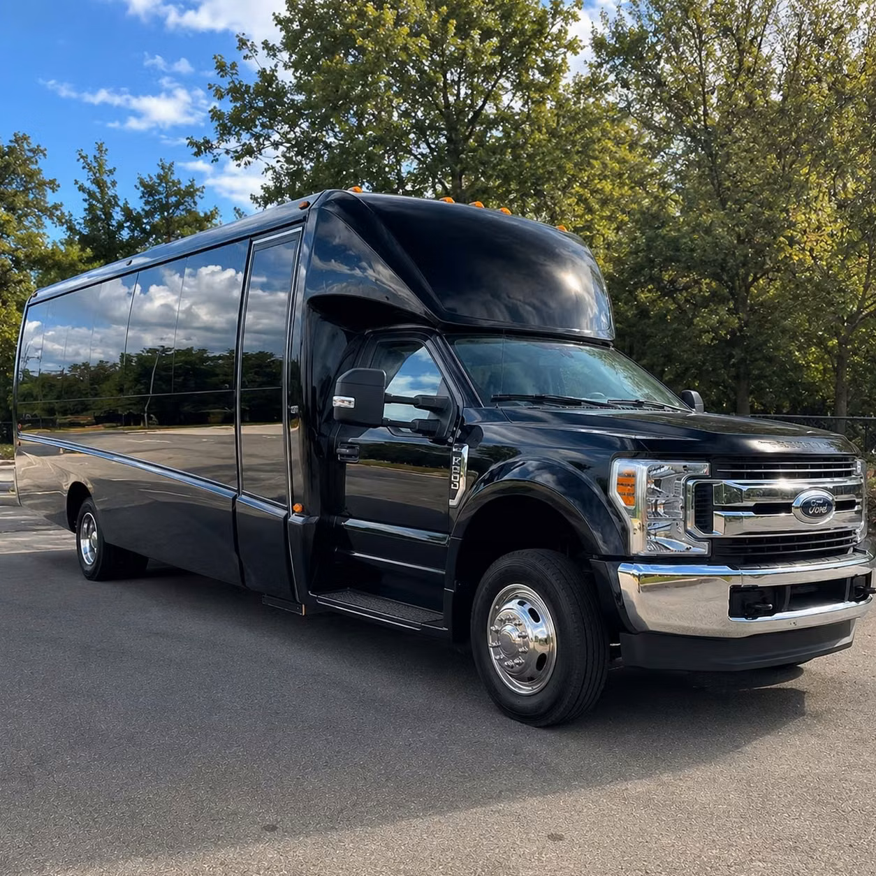 minibus rentals for smaller honolulu prom groups