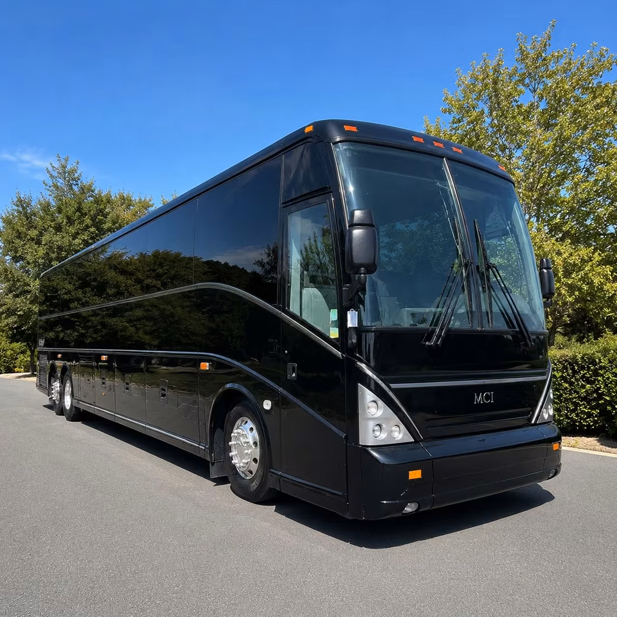 shuttle your group to the waikiki shell or blaisdell arena without the parking headache