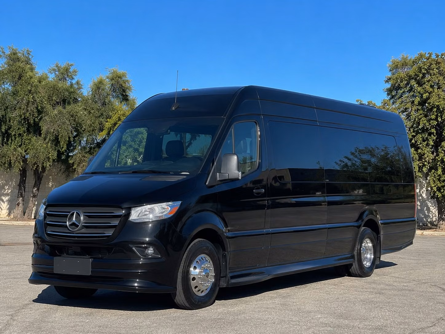 transportation serving honolulu and nearby cities
