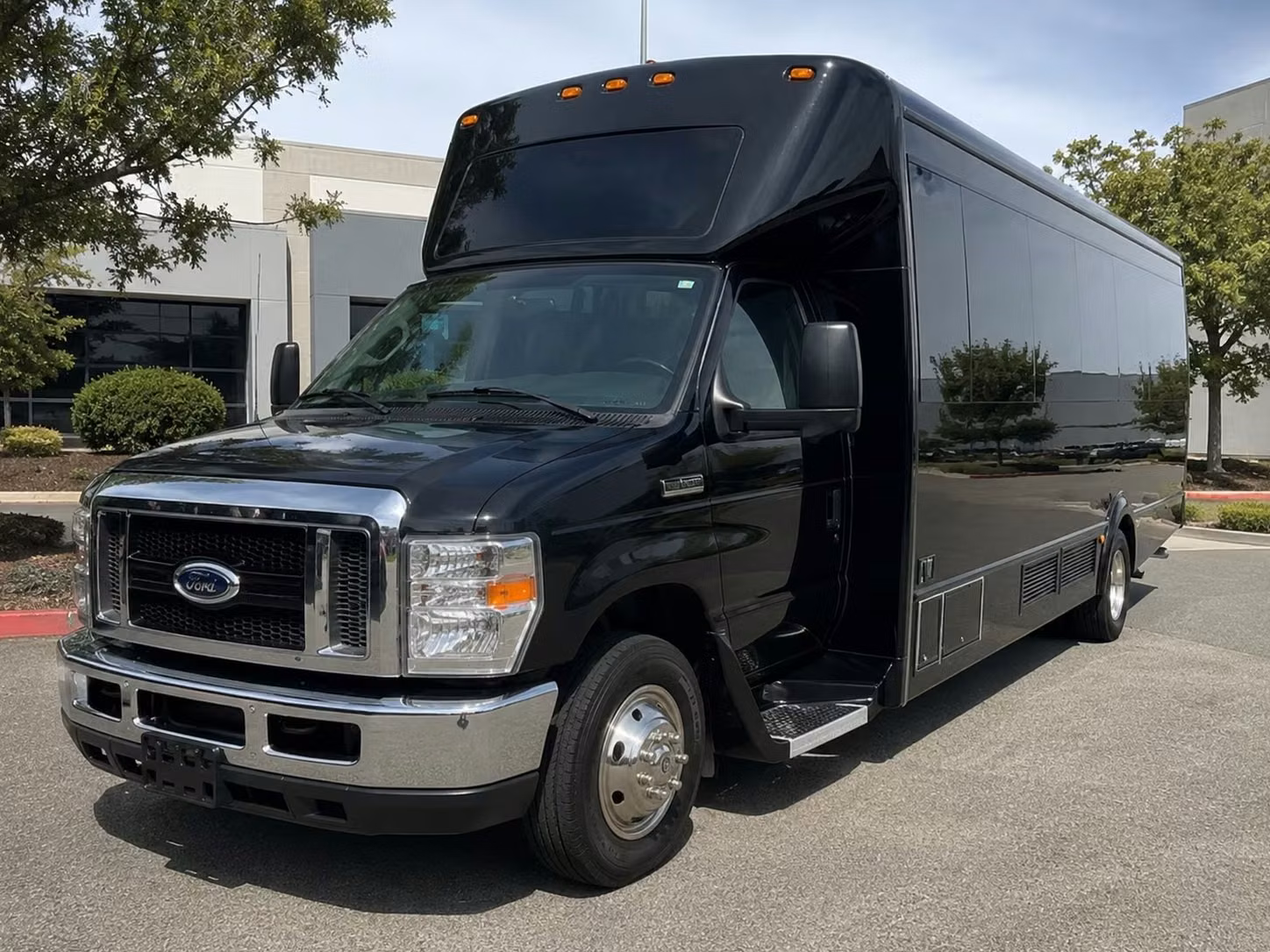 wedding bus rentals in honolulu