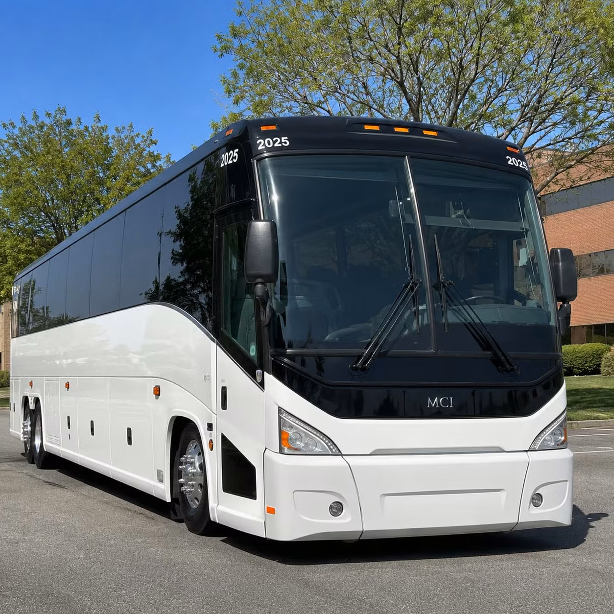 you can find and book long distance transportation in honolulu and any nearby city